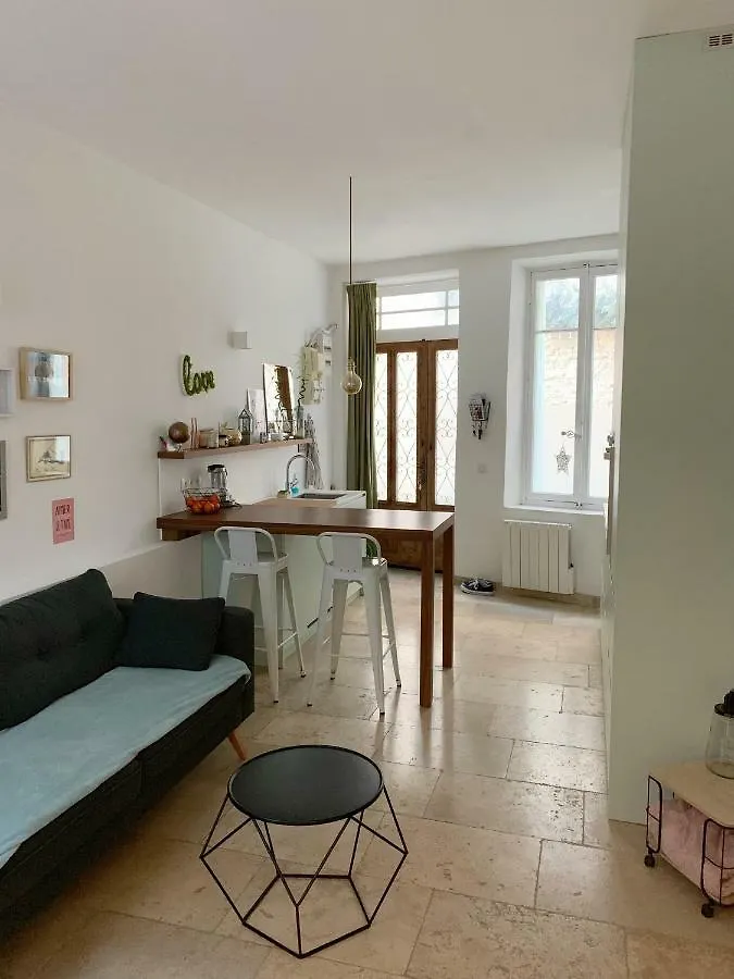 Villa La Maison Candide à LʼIsle-sur-la-Sorgue