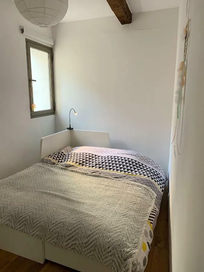 Villa La Maison Candide à LʼIsle-sur-la-Sorgue Hébergement de vacances